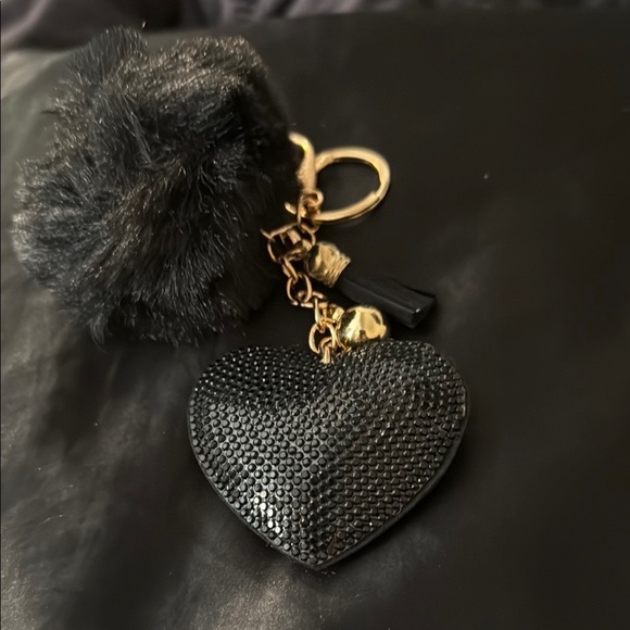 Elegant Black Heart Keychain with Gold Accents - Picture 1 of 1